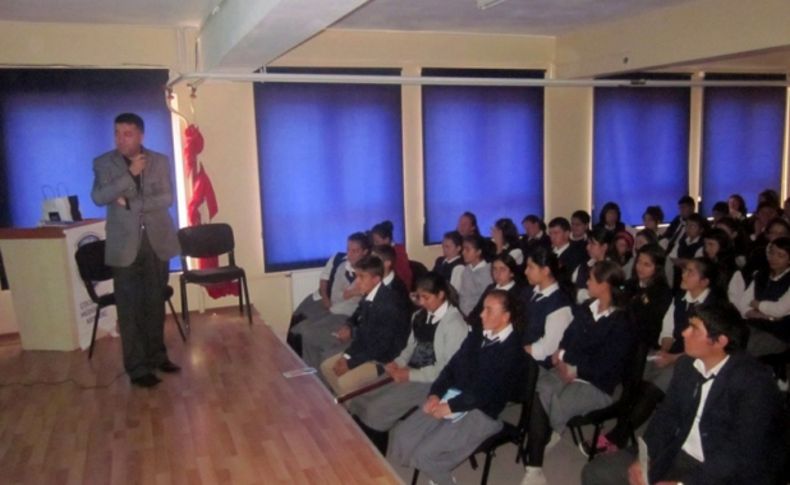 Çocuklara güvenli internet kullanımı anlatıldı