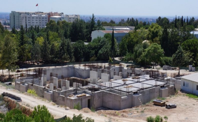 ÇÜ 57. Alay Şehitleri Camii inşaatı parasızlıktan durdu