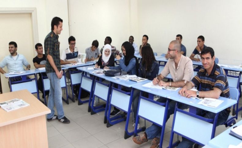 Çukurova TÖMER yeni öğrencilerle derse başladı