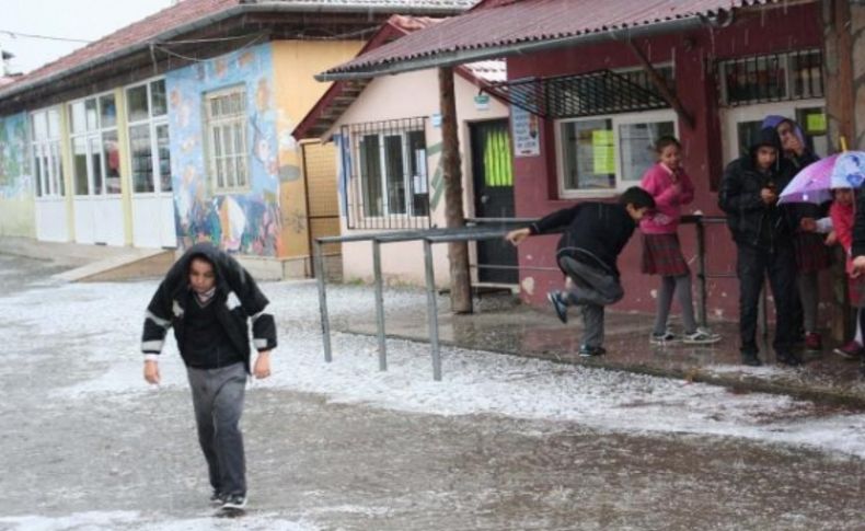 Dalyan'da dolu yağdı