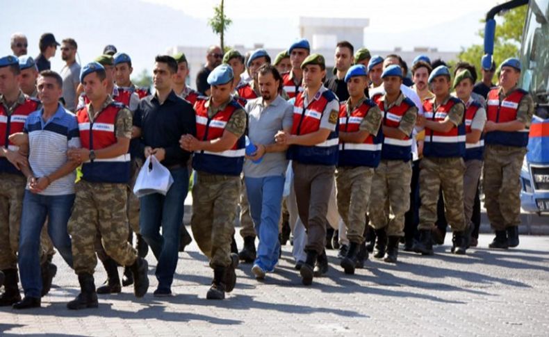 Gülen'le ilgili bölümlerde kulaklarını kapattılar