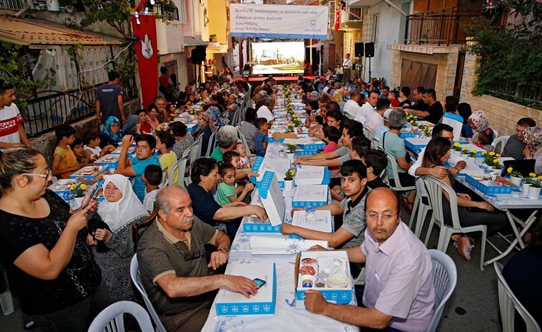 Konak'ta dayanışma iftarı