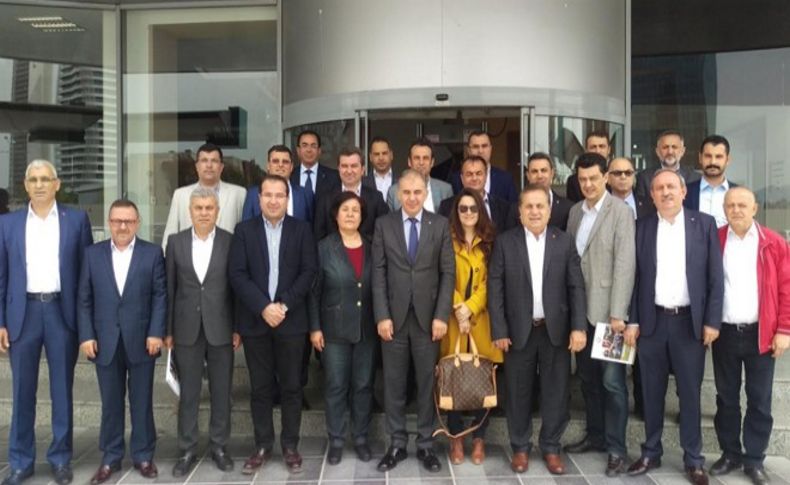Delican ilçe başkanlarıyla bir araya geldi