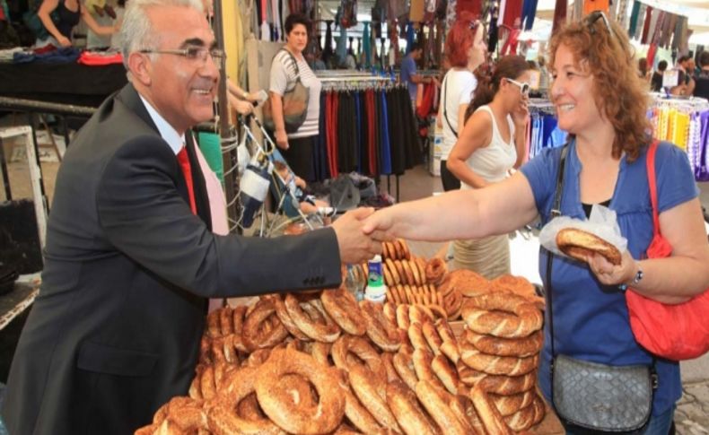 Demirsoy'dan pazar yeri ziyareti