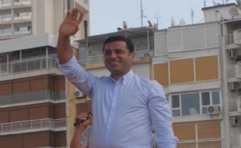 Demirtaş'tan İzmir'de pazar mesaisi