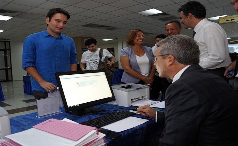 Dereceye girenlerin kaydını Rektör Budak yaptı