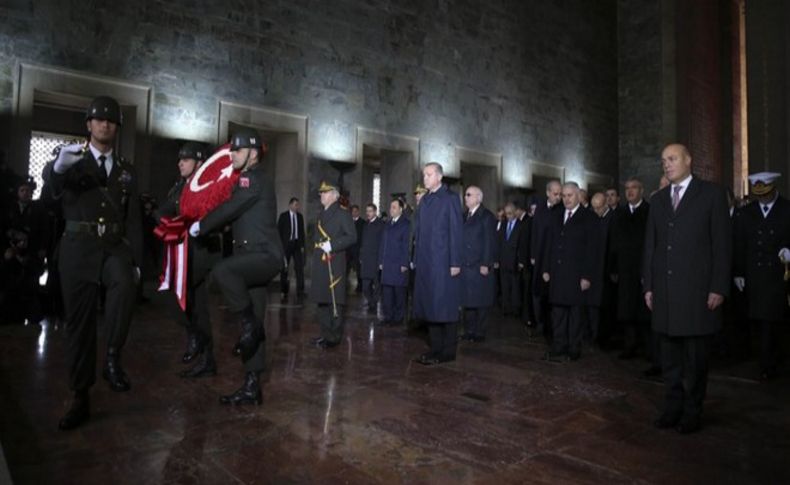 Devlet erkanı Anıtkabir'de