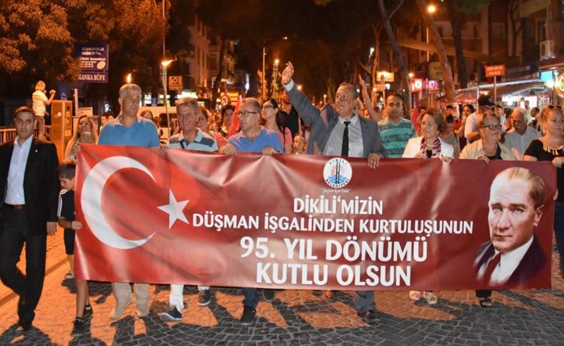 Dikili kurtuluşunu kutladı