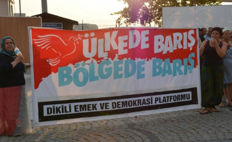 Dikili'de kadınlar 'barış' istedi