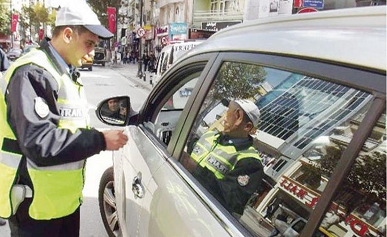 Dikkat! yeni kurallar yollarda... Ehliyeti alınan yeniden kursa