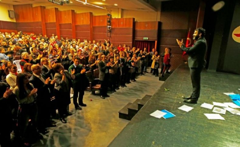 Sadece Diktatör İzmir'i sarstı