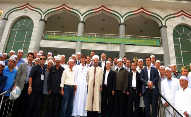 Diyanet İşleri Başkanı Görmez’'e Çin’de yoğun ilgi