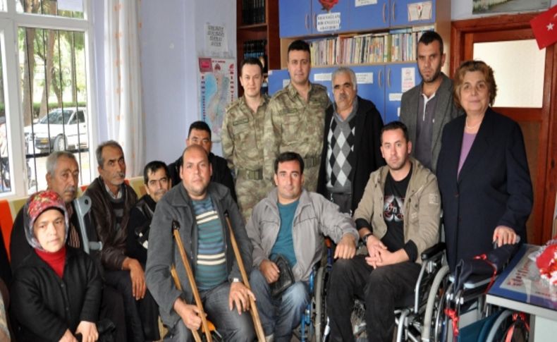 Dörtyol Garnizon Komutanı Güvenir, bedensel engellileri ziyaret etti