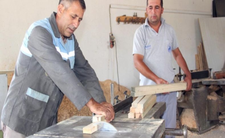 Döşemealtı Belediyesi atölyeleri fabrika gibi çalışıyor