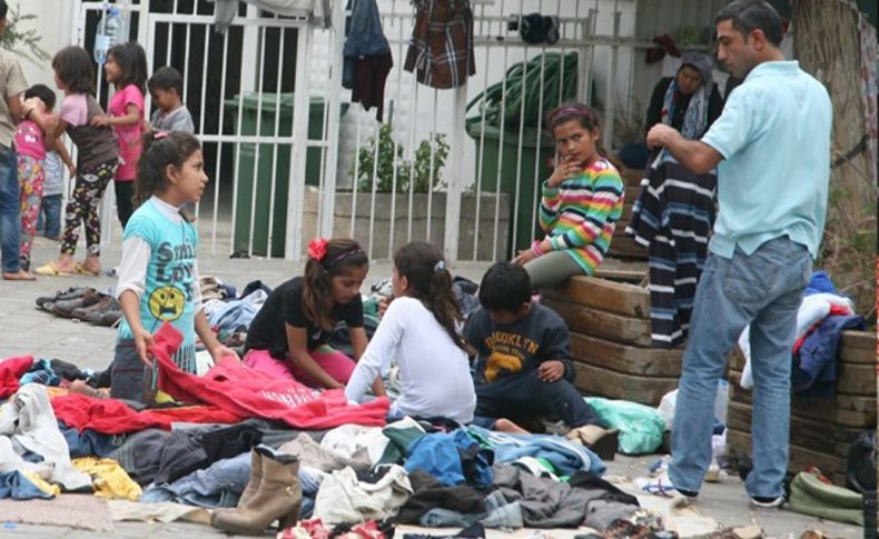 İzmir'in göbeğinde adeta yoksullar pazarı