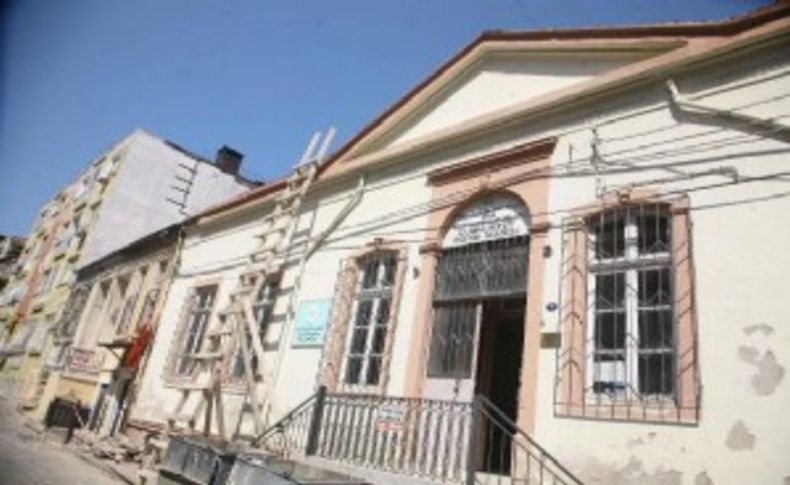 Cumhuriyet müzesinin çatısı değil tamamı onarılsın