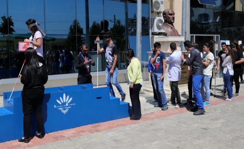 Karabağlar'da engelli farkındalığı