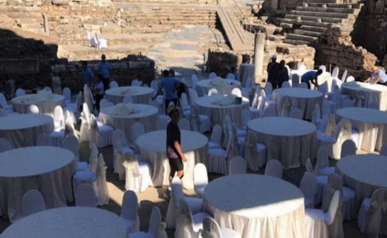 Efes Antik Kenti'nde düğün yapıldığı iddiası tartışma yarattı
