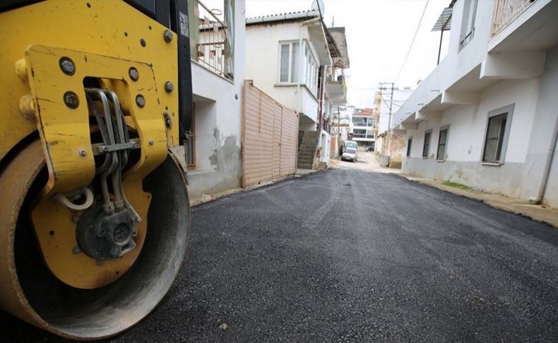 Selçuk'ta bozulan yollar yeniden asfaltlanıyor