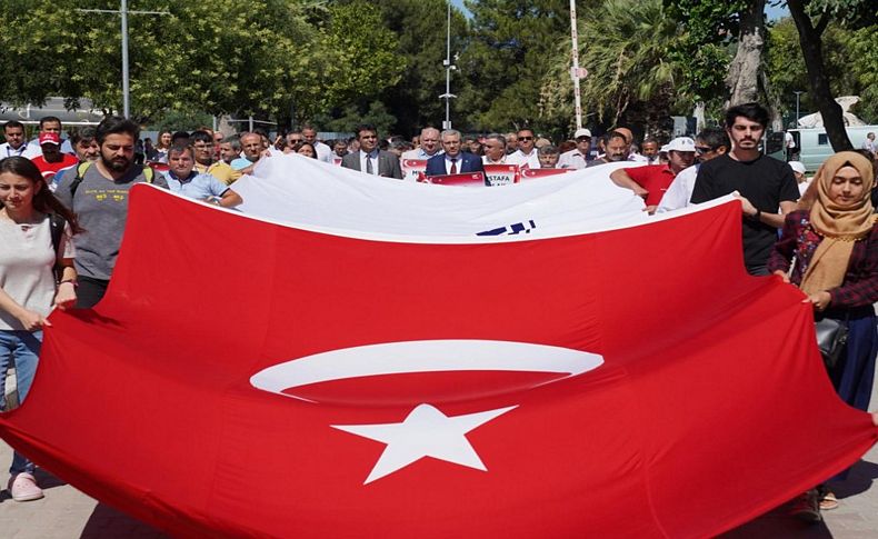 Ege Üniversitesi'nden demokrasi yürüyüşü