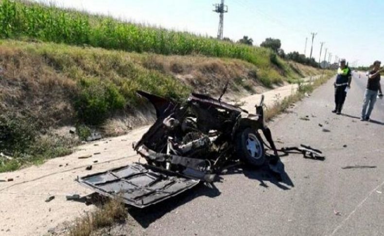 Ege yolları kan gölü: 3 ölü, 7 yaralı