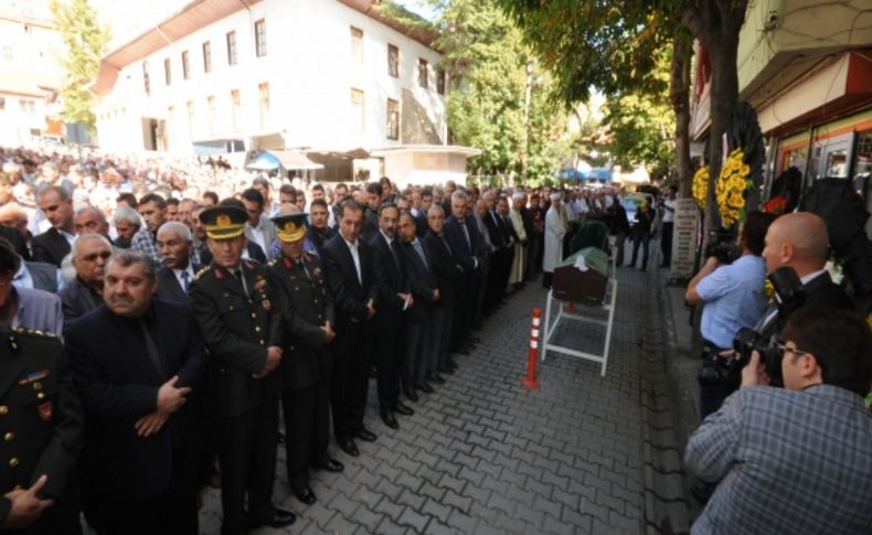 Eğitim gönüllüsü Mustafa Basmacı dualarla uğurlandı