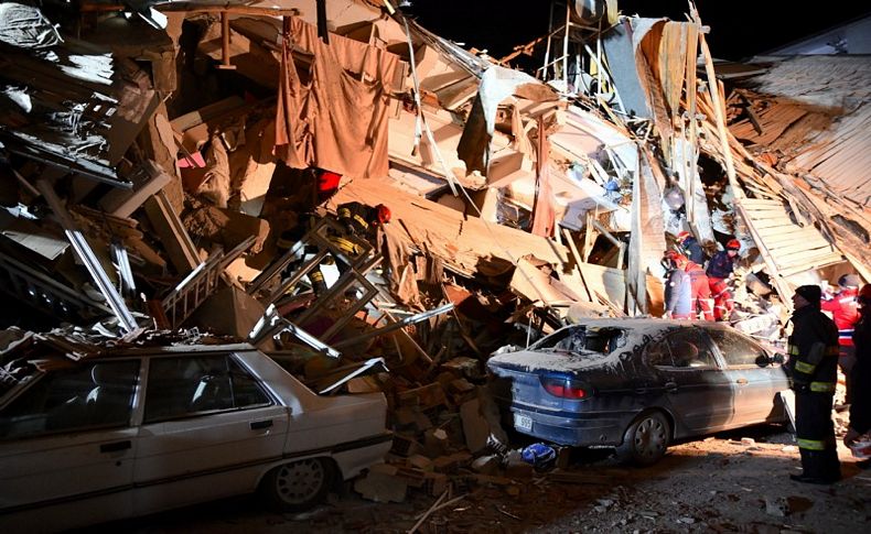 Elazığ'da son durum: 39 ölü 1607 yaralı