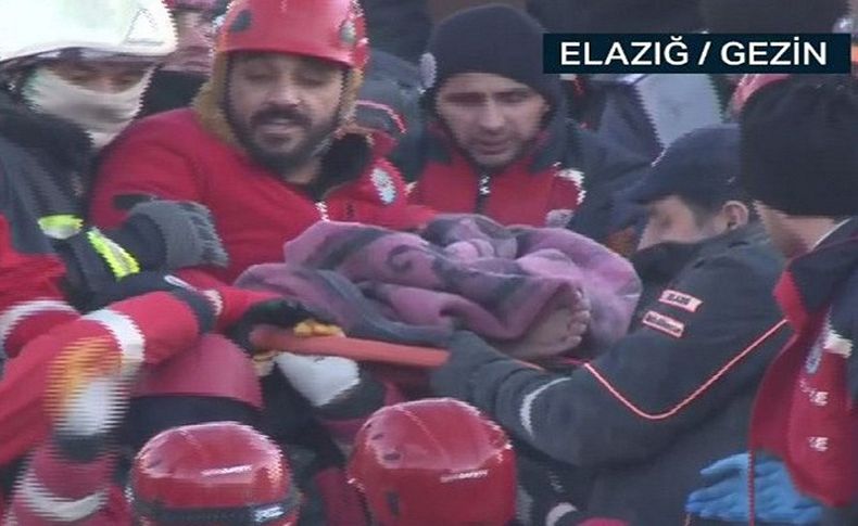 Elazığ'da hamile kadın 12 saat sonra kurtarıldı