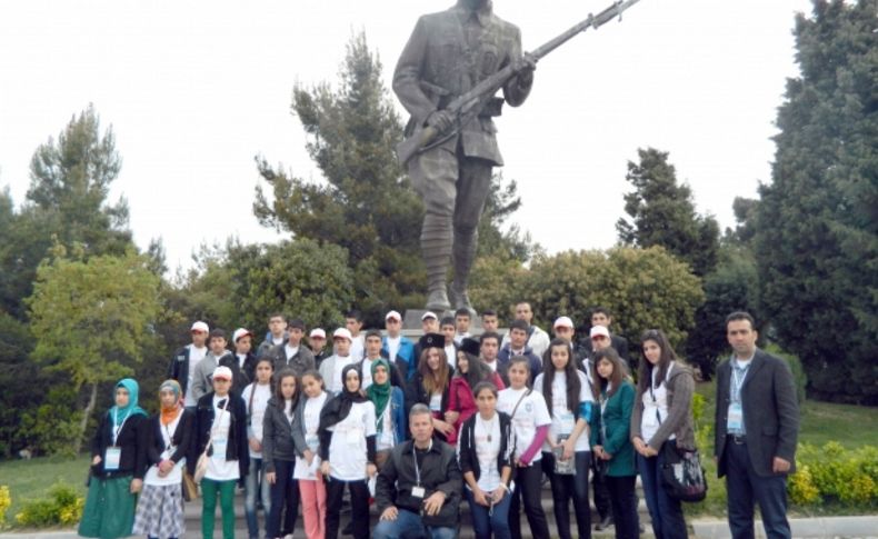 Elazığlı öğrenciler Çanakkale'yi gezdi