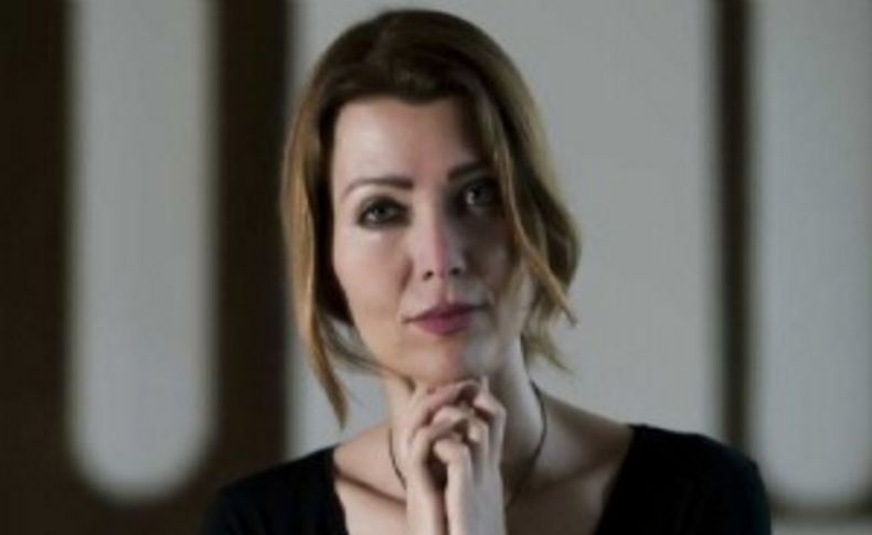 Ünlü yazar babasını kaybetti