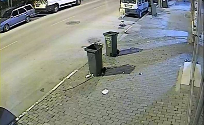 Elinde kazmayla geldi, 200 kiloluk kasayı çuvalla götürdü