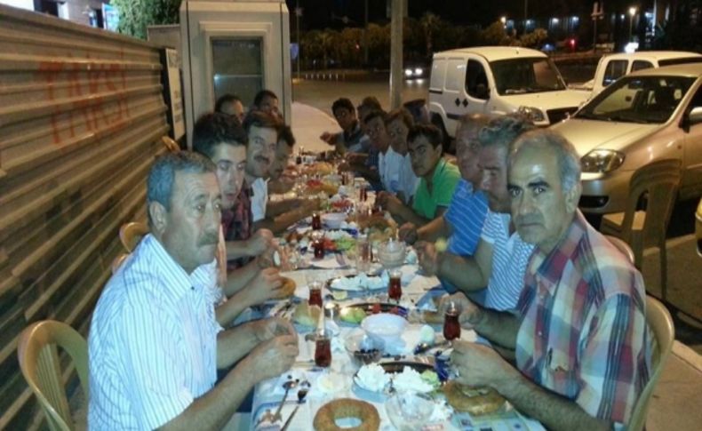 EMEKDER taksicilerle sahur, dolmuşçularla iftar düzenliyor