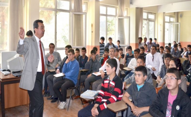 Emniyet'ten Turhal'li öğrencilere bilgilendirme semineri