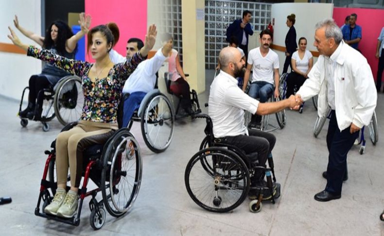 Engelli dansçılardan özel performans