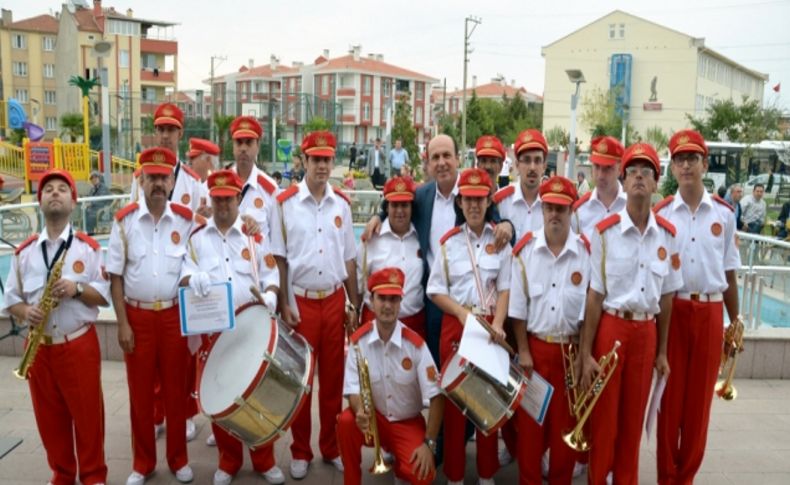 Engellilerden oluşan Balıkesir Şehir Bandosu üyeleri sertifika aldı