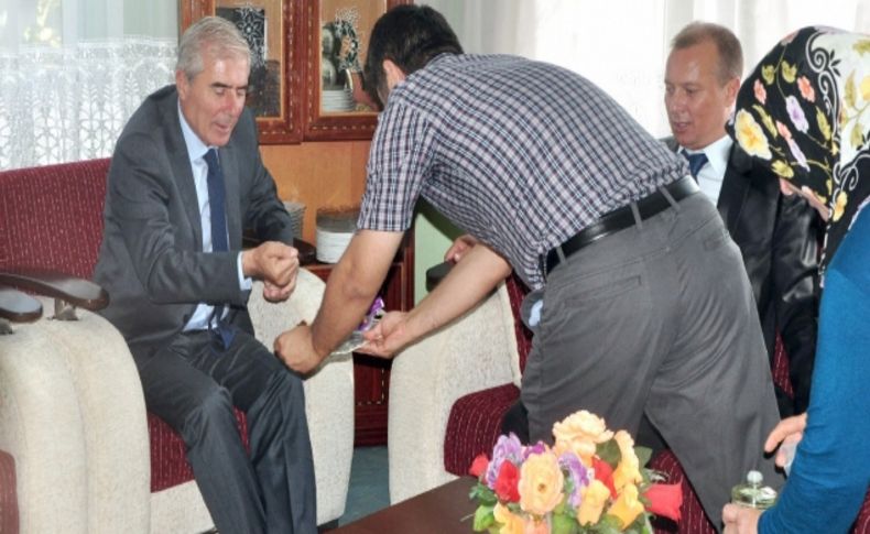 Erbaa Belediye Başkanı Yenihan şehit aileleriyle bayramlaştı
