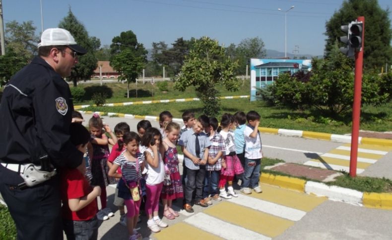 Erbaa'da trafik eğitim merkezi çocukları eğlendirerek öğretiyor