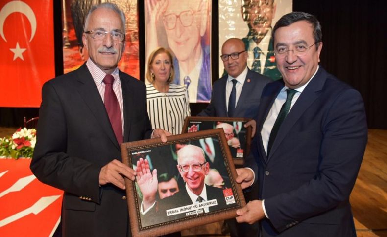 Erdal İnönü Narlıdere’de anıldı