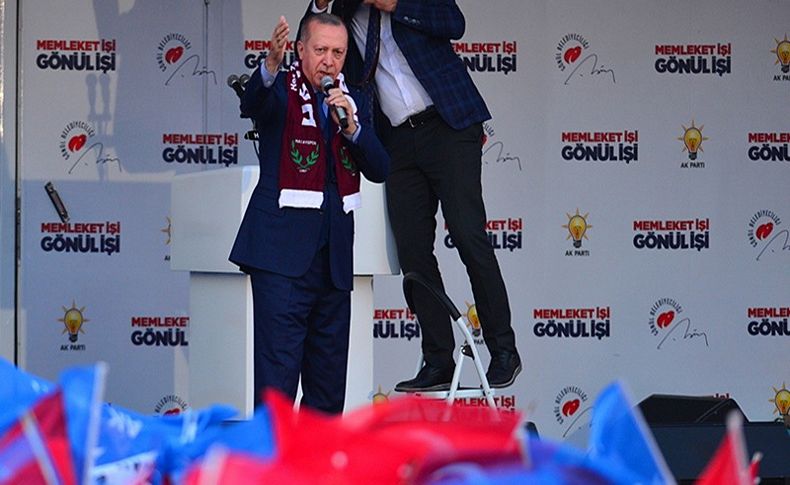 Erdoğan: Muhalefet partileri ellerine yüzlerine bulaştırıyorl