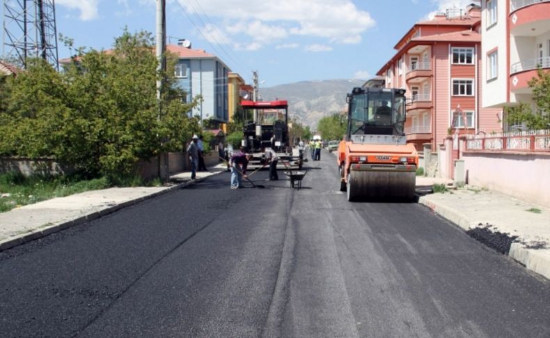 Erzincan Belediyesi asfalt çalışmalarına devam ediyor