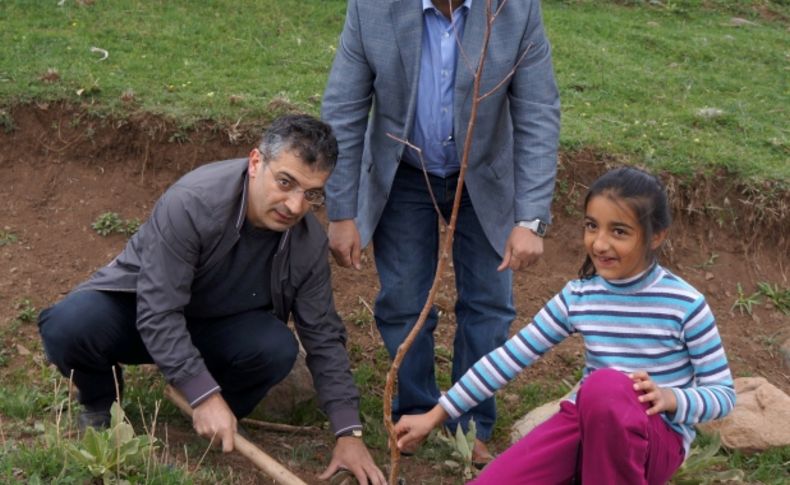 Erzurum Vefa Derneği, Semerkand Haftası kapsamında fidan dikti