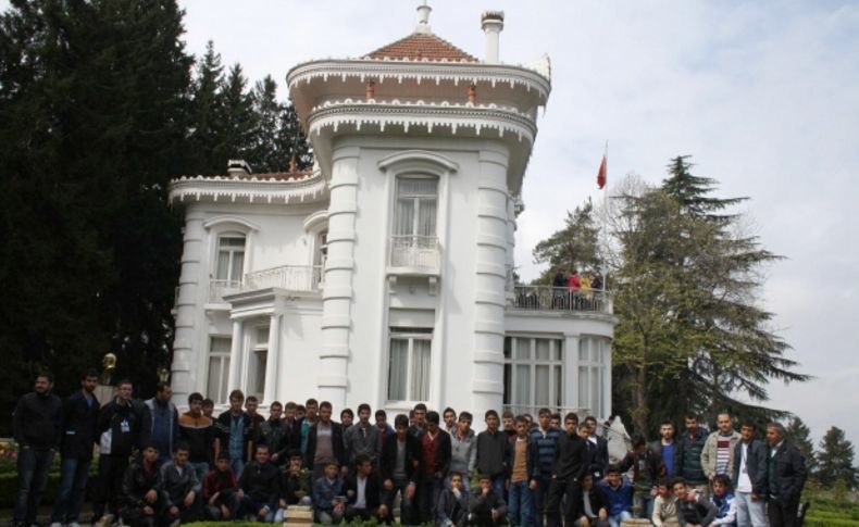 Erzurumlu seyyah gençler, Trabzon'u gezdi