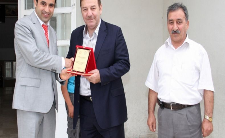 Esenyurt Belediye Başkanı’ndan okul ziyareti