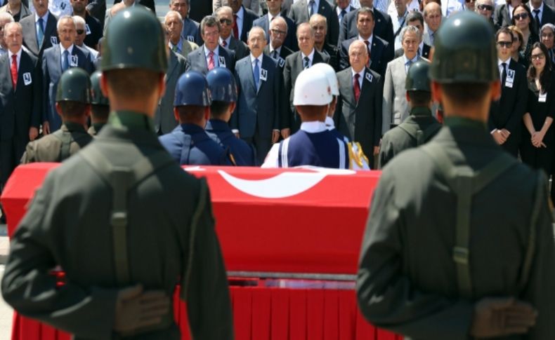 Eski başkan Güven için TBMM'de cenaze töreni yapıldı