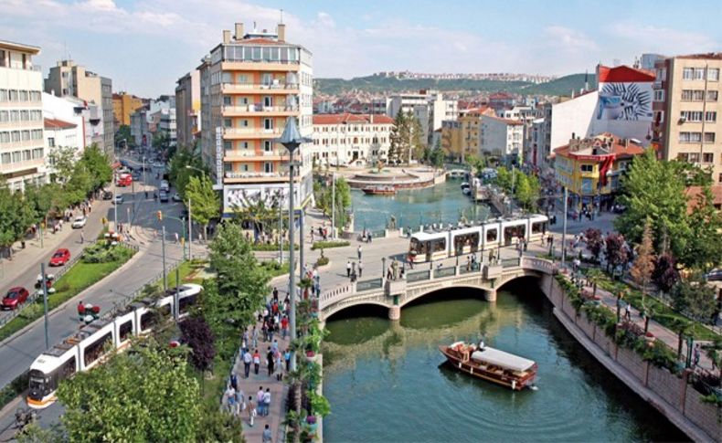 Eskişehir yapıyor, İzmir bakıyor: Bu ayıp bu kente yeter