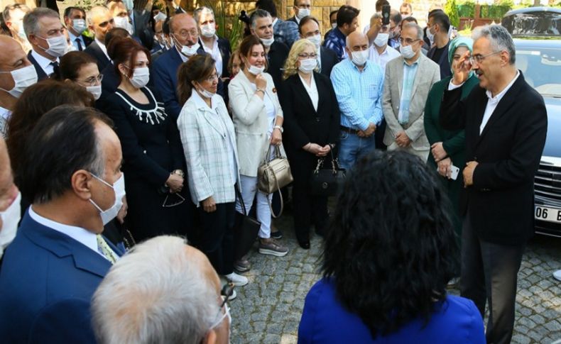 Eskişehir Valisi olarak atanan Ayyıldız İzmir'den ayrıldı