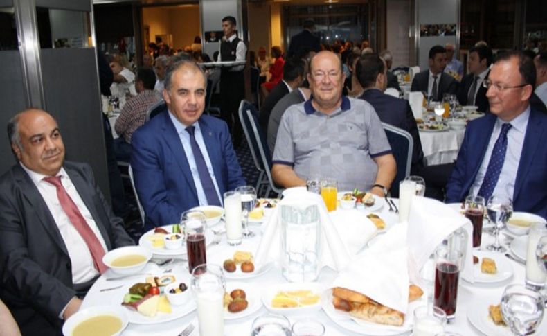 Esnaf iftarda buluştu