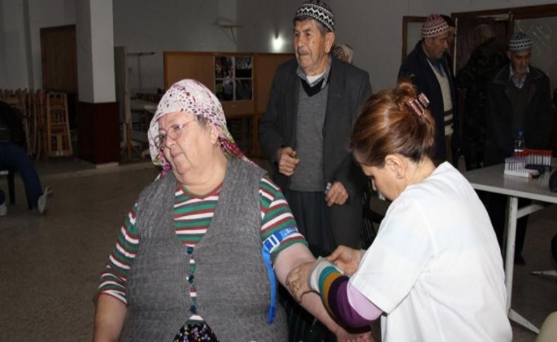 Eşrefpaşa Hastanesi'nden Karaburun'da sağlık taraması