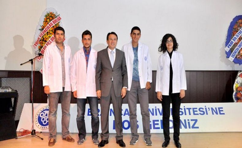 EÜ Eczacılık Fakültesi 41 öğrenci ile eğitime başladı