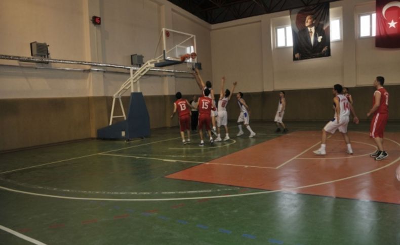EÜ’de basketbol ve voleybol turnuvaları tamamlandı